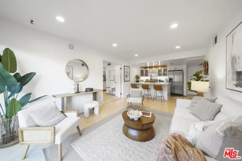 2700 E Cahuenga Boulevard #4121