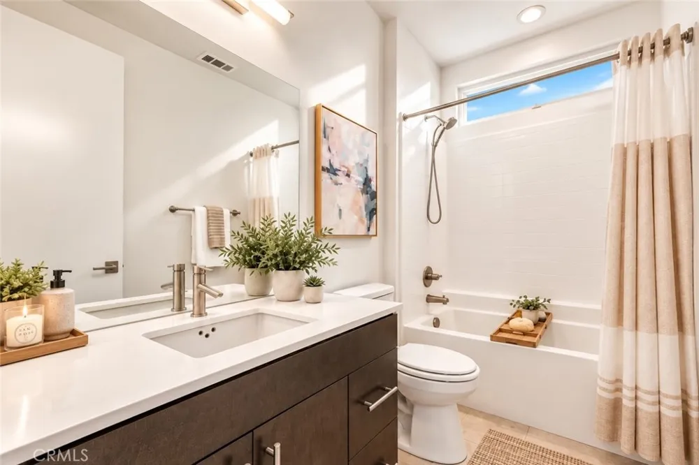 2700 E Chaucer #41 Los Angeles, CA 90065