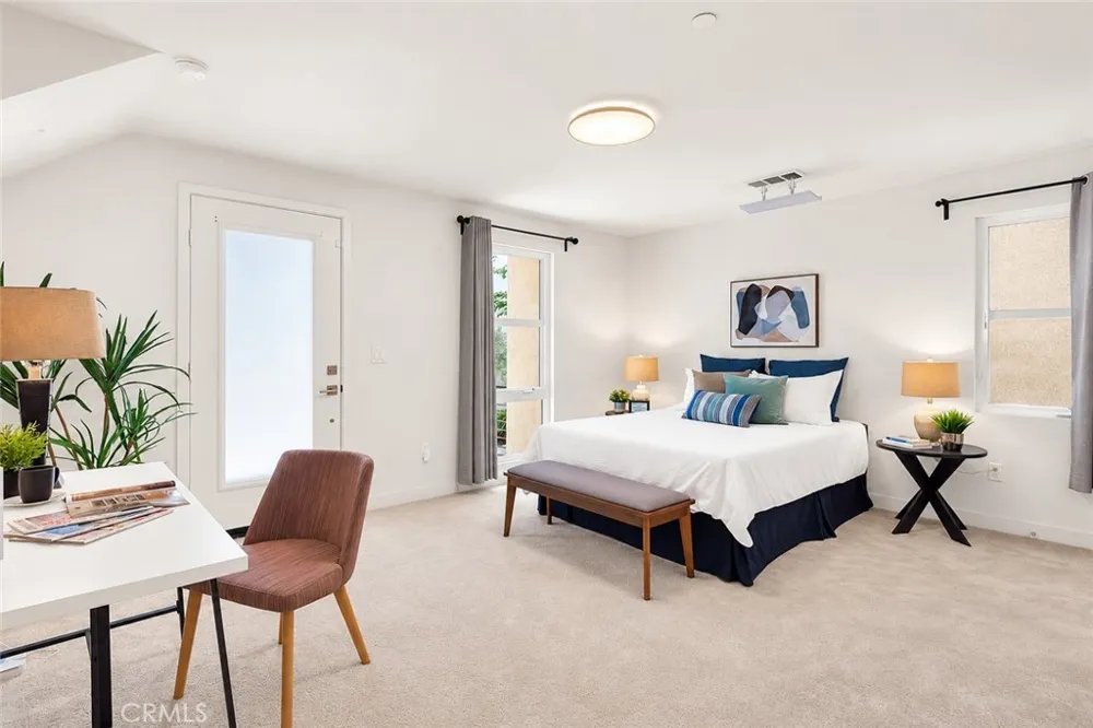 2700 E Chaucer #41 Los Angeles, CA 90065