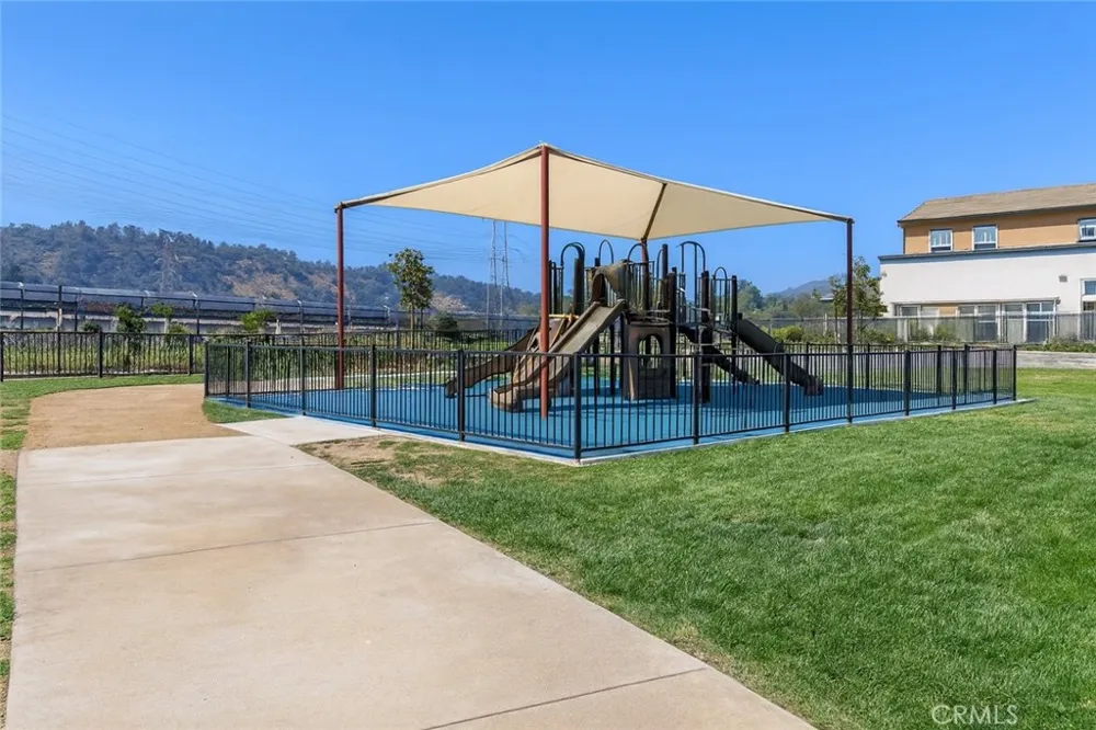2700 E Chaucer #41 Los Angeles, CA 90065