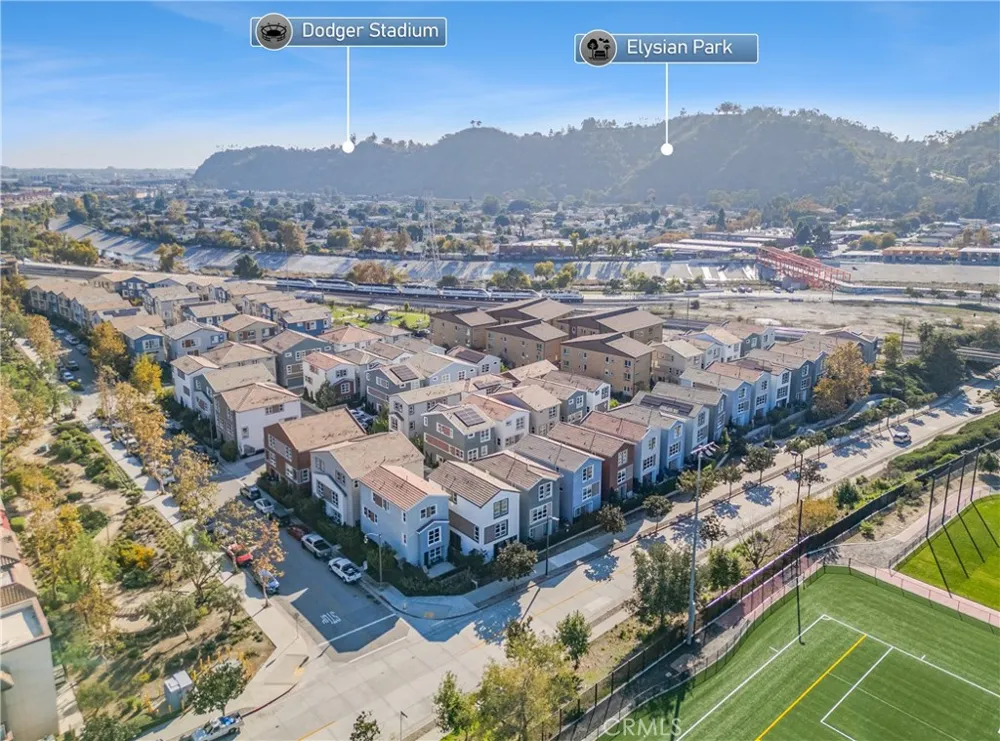 2700 E Chaucer #41 Los Angeles, CA 90065