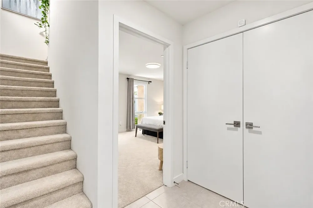 2700 E Chaucer #41 Los Angeles, CA 90065