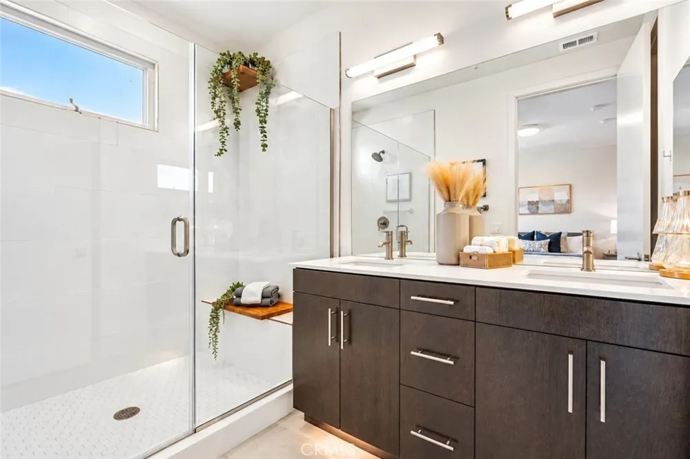 2700 E Chaucer #41 Los Angeles, CA 90065