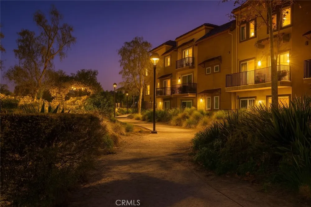 2700 E Chaucer #41 Los Angeles, CA 90065