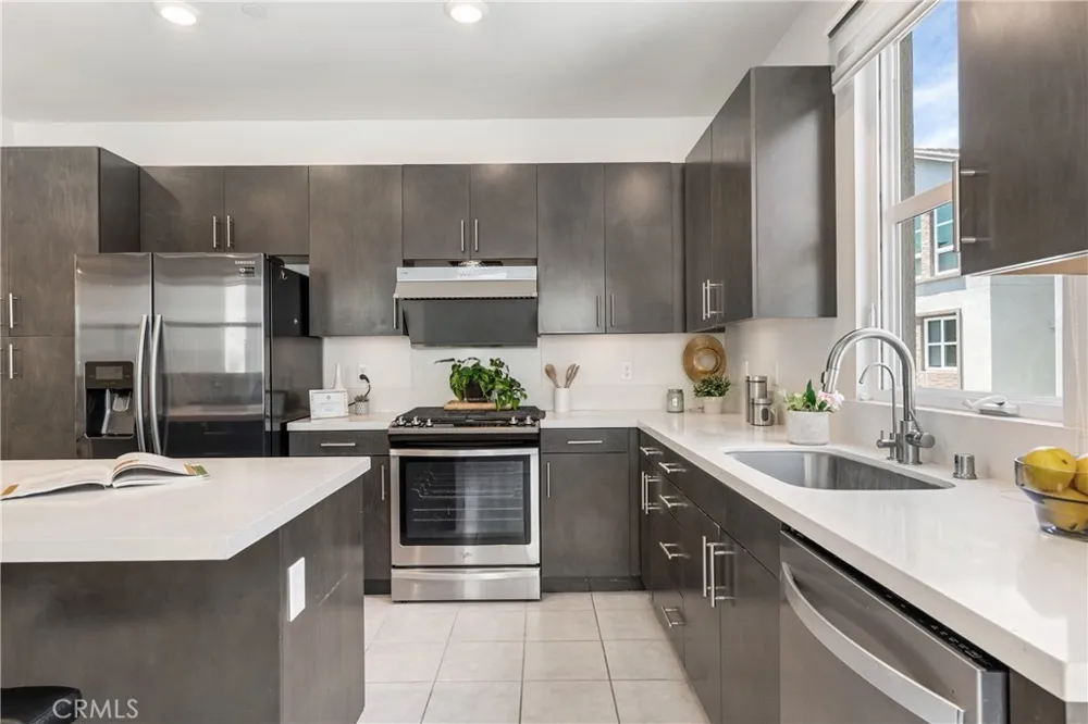 2700 E Chaucer #41 Los Angeles, CA 90065