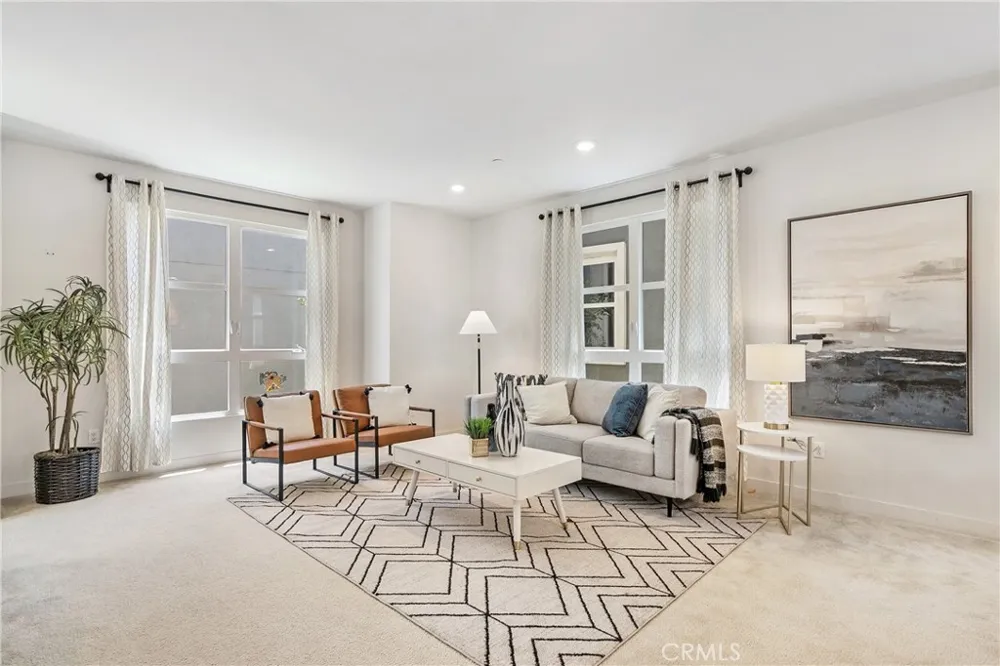 2700 E Chaucer #41 Los Angeles, CA 90065