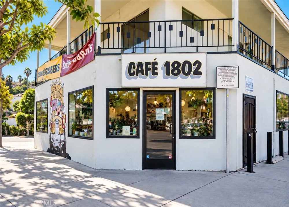 2700 E Chaucer #41 Los Angeles, CA 90065