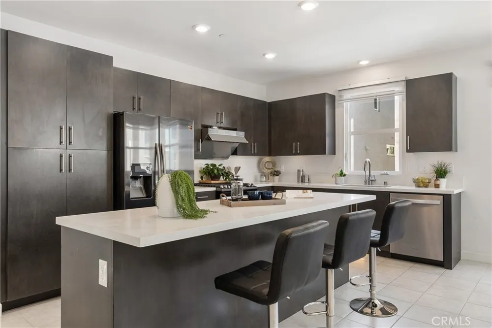 2700 E Chaucer #41 Los Angeles, CA 90065