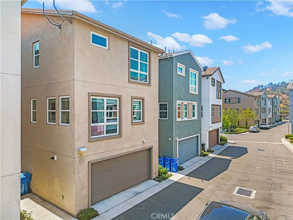 2700 E Chaucer #41 Los Angeles, CA 90065