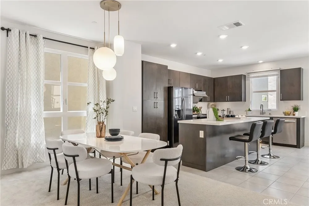 2700 E Chaucer #41 Los Angeles, CA 90065