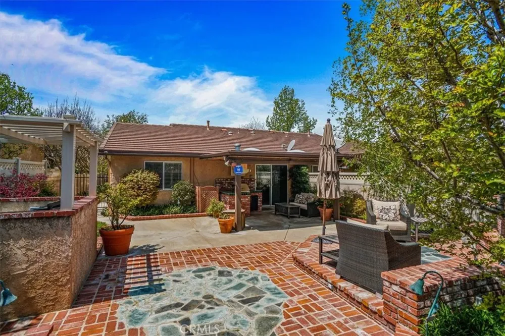 25628 Alicante Valencia, CA 91355