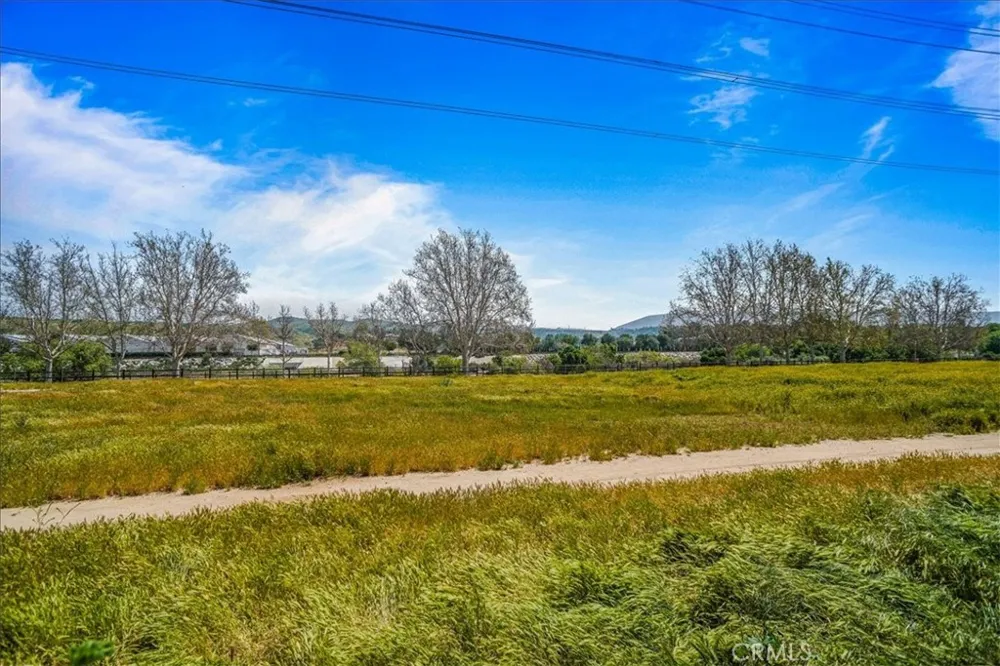 25628 Alicante Valencia, CA 91355