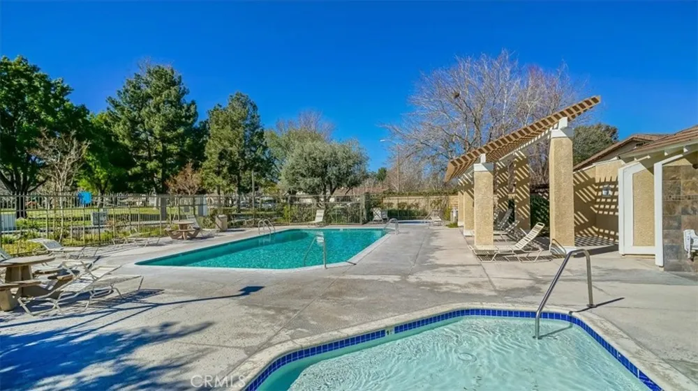 25628 Alicante Valencia, CA 91355