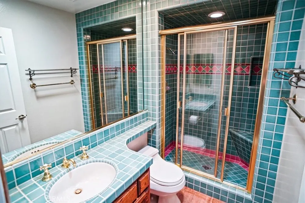 25628 Alicante Valencia, CA 91355