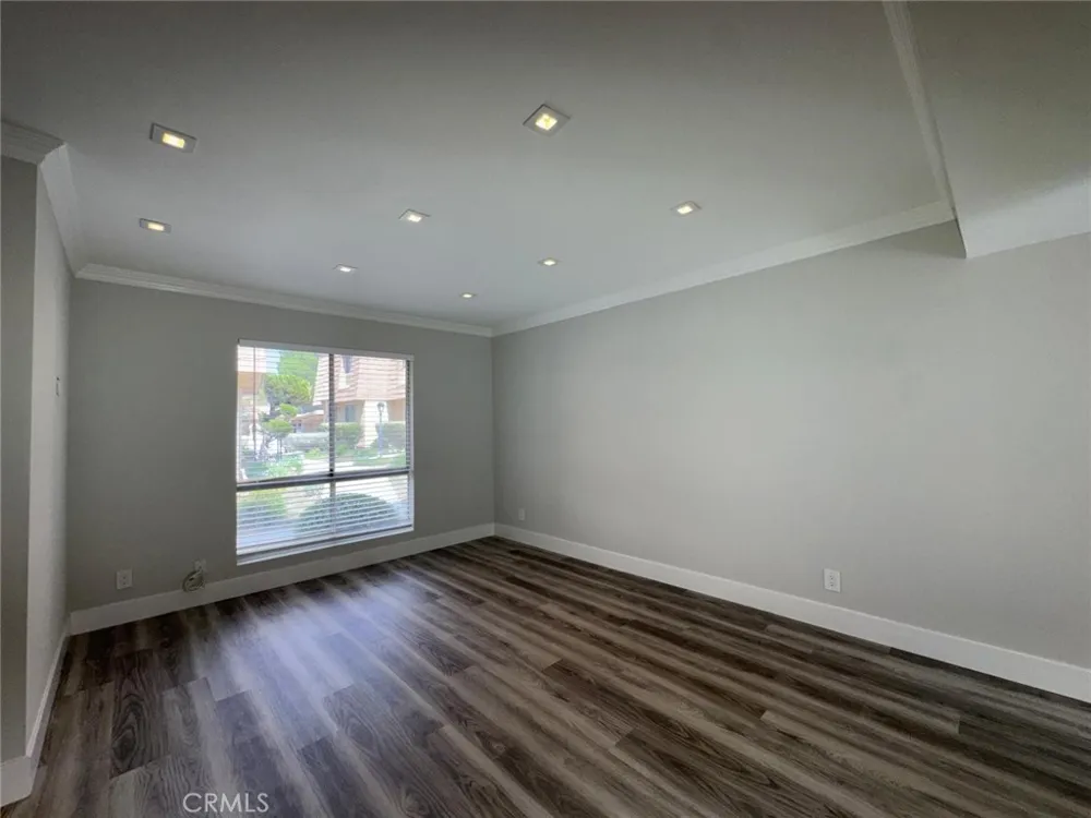 4072 Yankee Agoura Hills, CA 91301