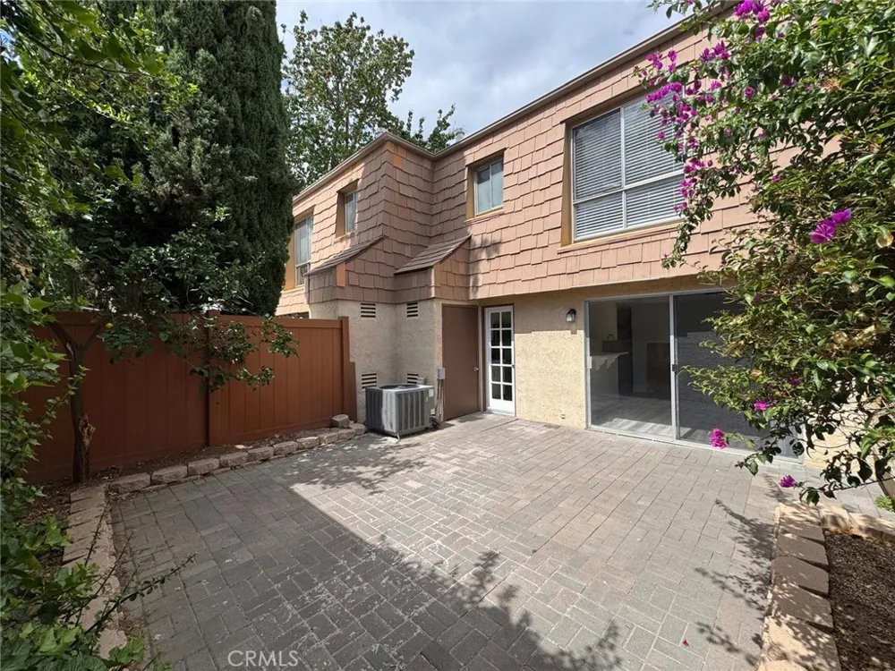 4072 Yankee Agoura Hills, CA 91301