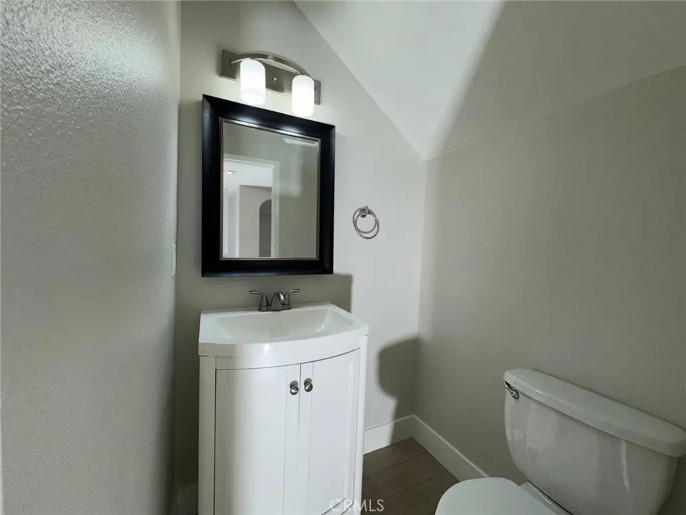 4072 Yankee Agoura Hills, CA 91301