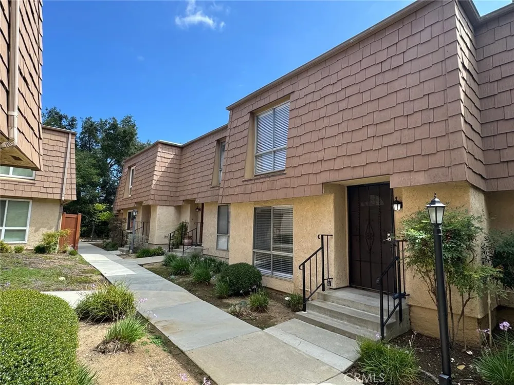 4072 Yankee Agoura Hills, CA 91301
