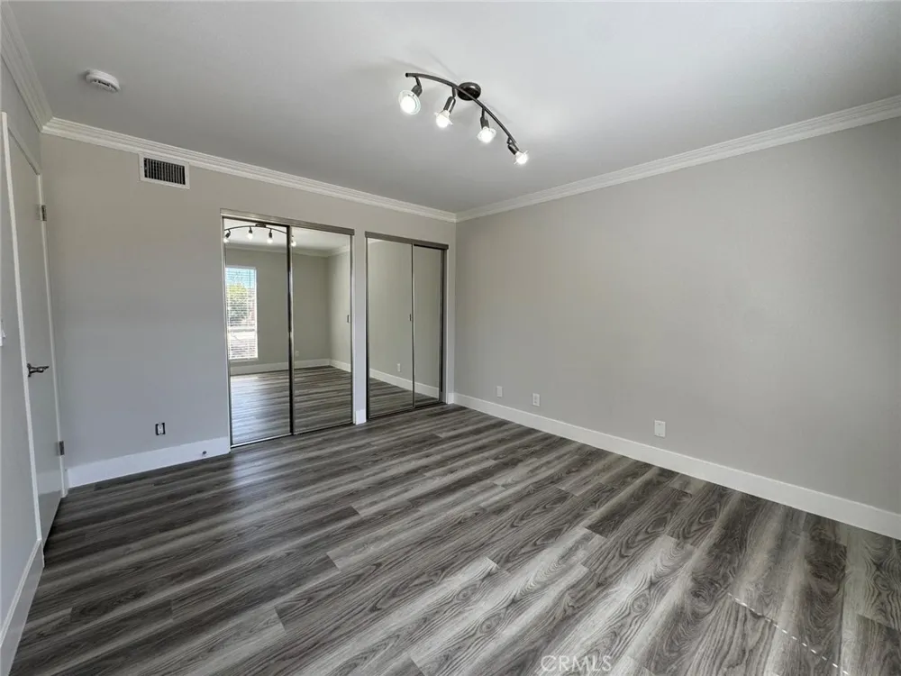 4072 Yankee Agoura Hills, CA 91301