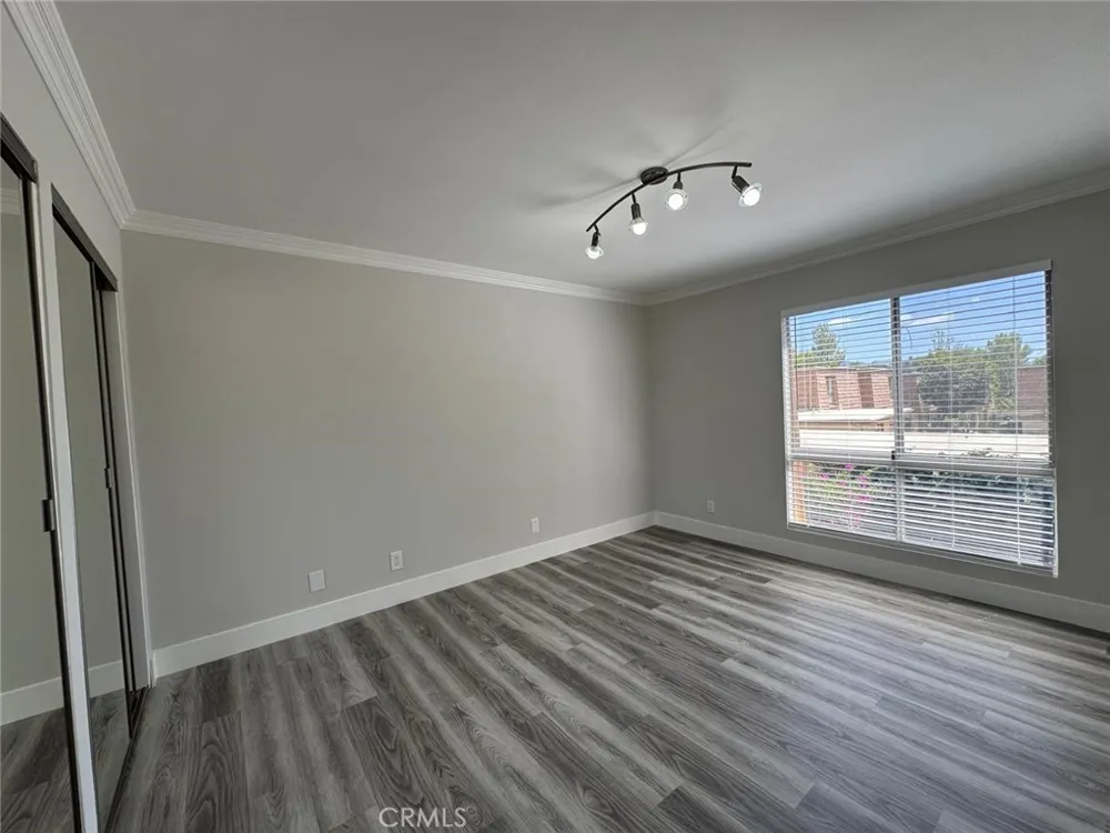 4072 Yankee Agoura Hills, CA 91301
