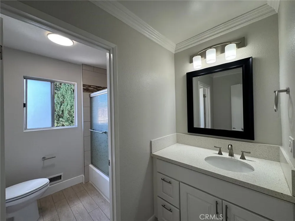 4072 Yankee Agoura Hills, CA 91301