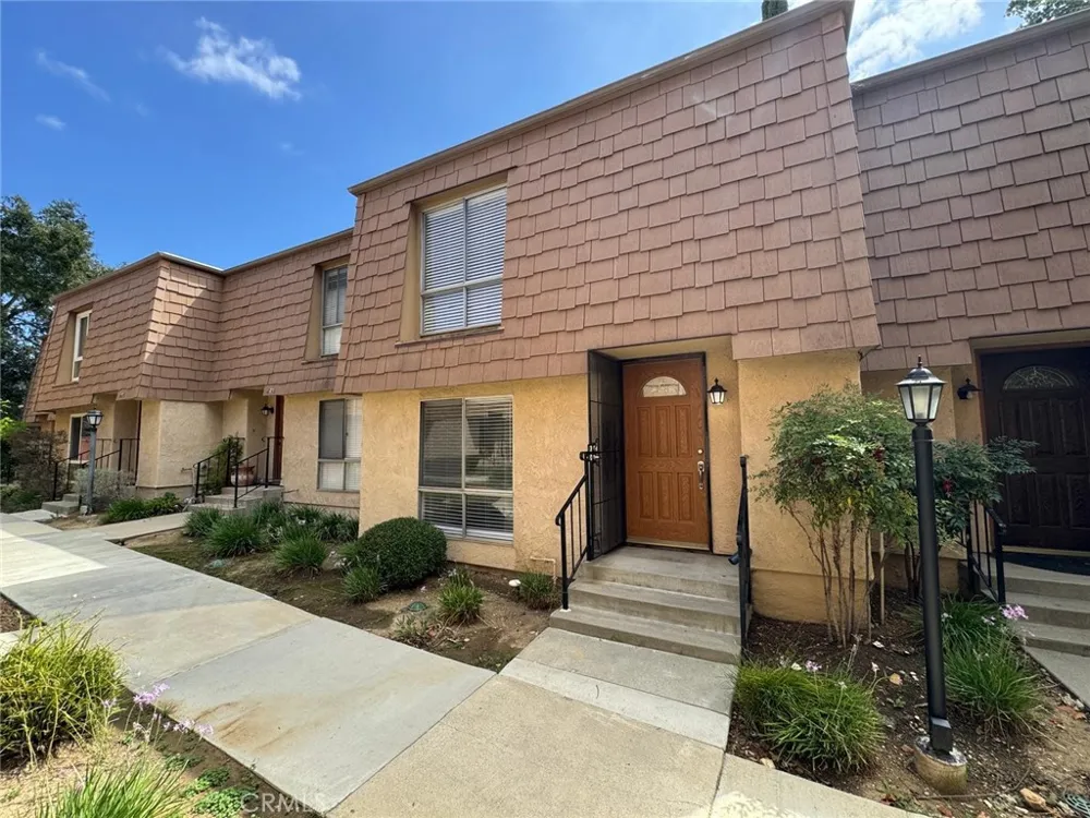 4072 Yankee Agoura Hills, CA 91301