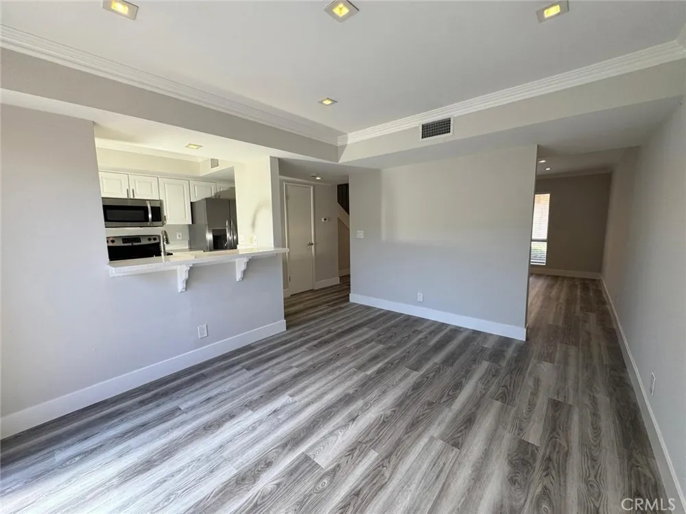 4072 Yankee Agoura Hills, CA 91301