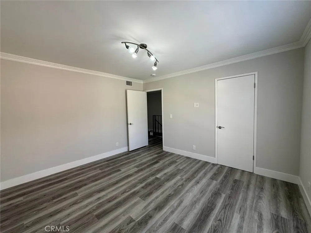 4072 Yankee Agoura Hills, CA 91301