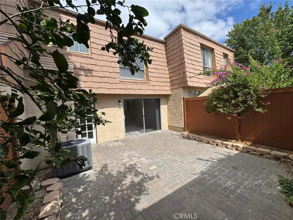 4072 Yankee Agoura Hills, CA 91301
