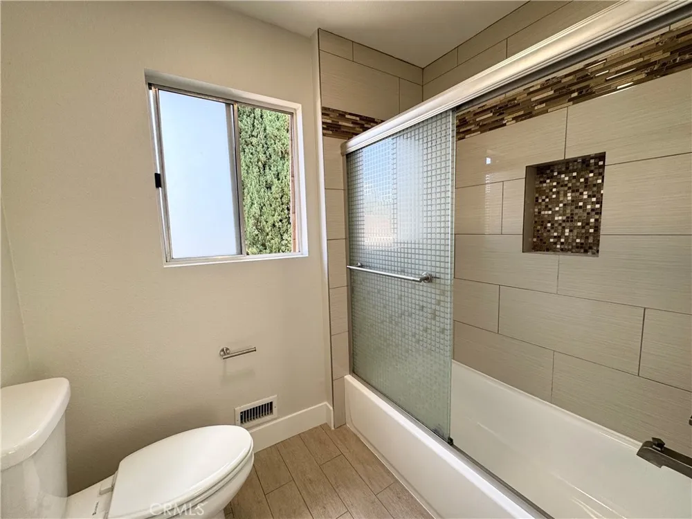 4072 Yankee Agoura Hills, CA 91301