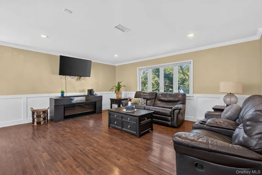 11 Amy Lane Middletown, NY 10941