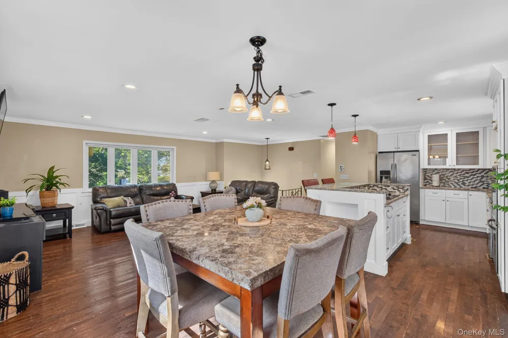 11 Amy Lane Middletown, NY 10941