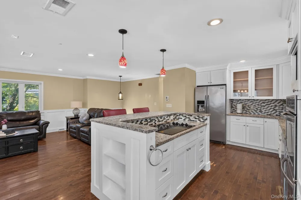 11 Amy Lane Middletown, NY 10941