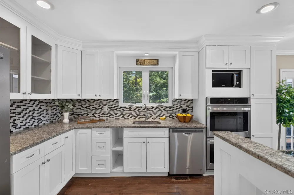 11 Amy Lane Middletown, NY 10941