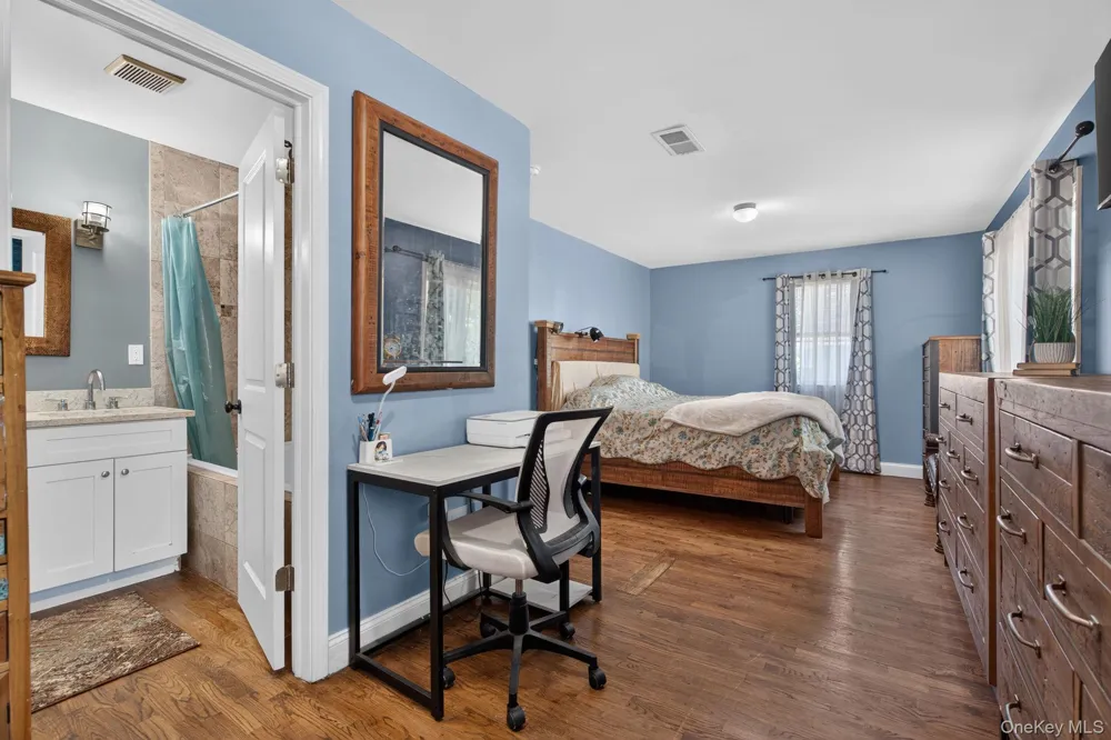 11 Amy Lane Middletown, NY 10941