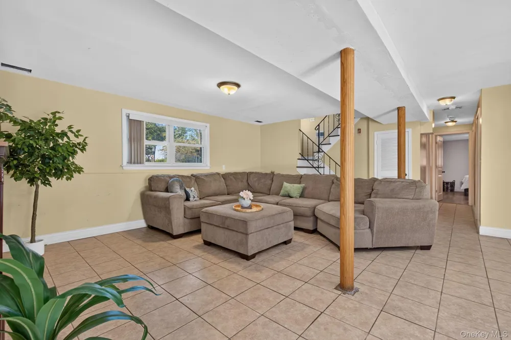 11 Amy Lane Middletown, NY 10941