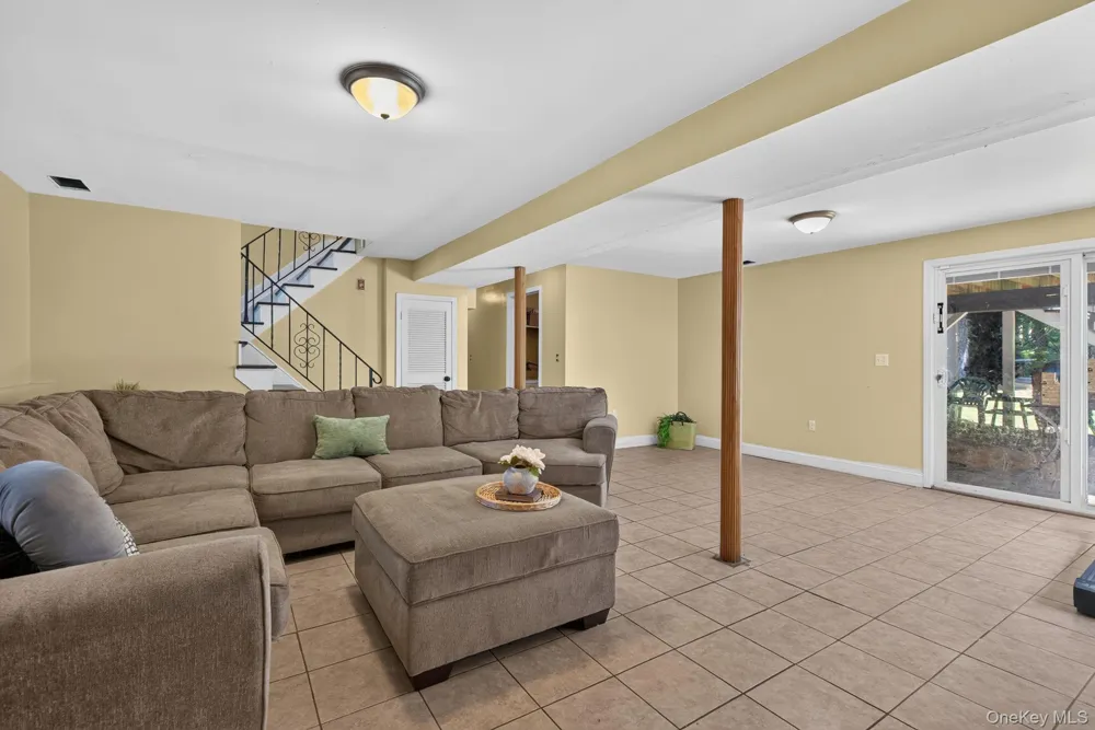 11 Amy Lane Middletown, NY 10941