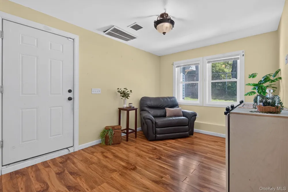 11 Amy Lane Middletown, NY 10941