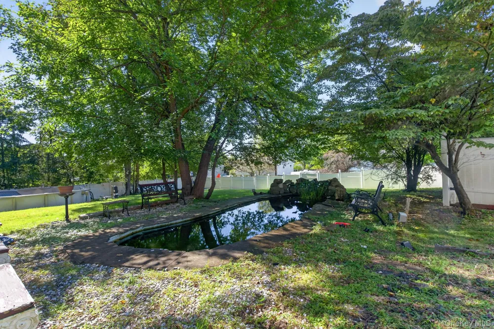 11 Amy Lane Middletown, NY 10941