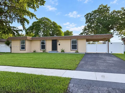7907 NW 73rd Ter