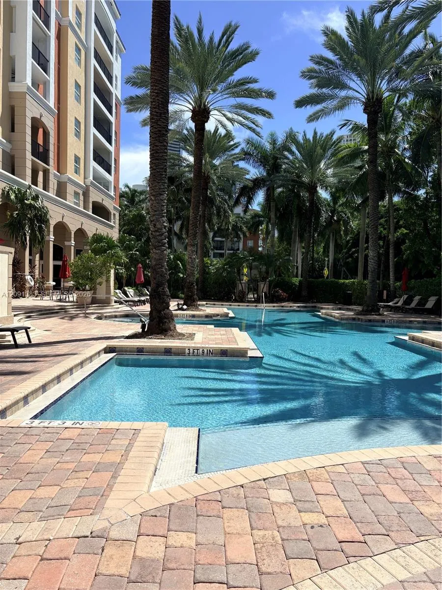 17150 Bay Rd #2121 Sunny Isles Beach, FL 33160