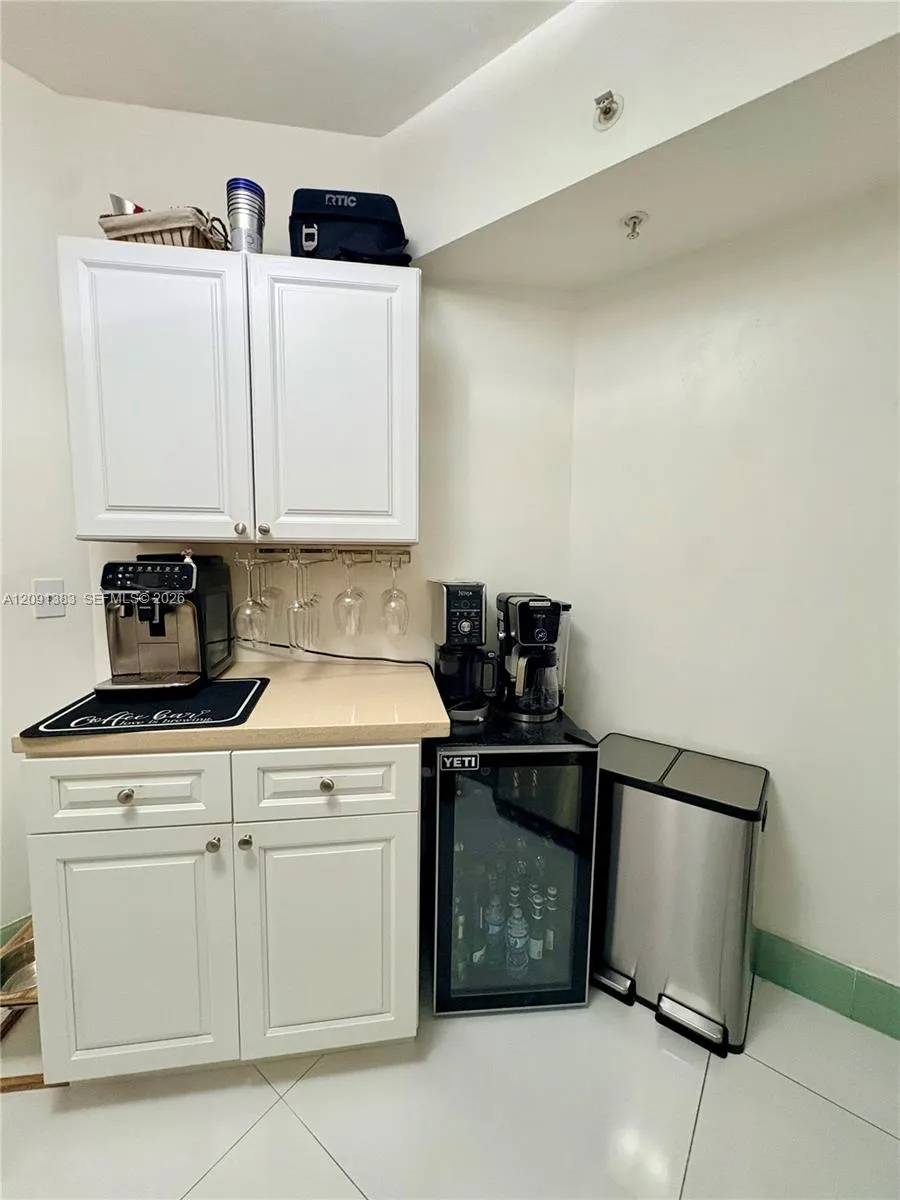 17150 Bay Rd #2121 Sunny Isles Beach, FL 33160