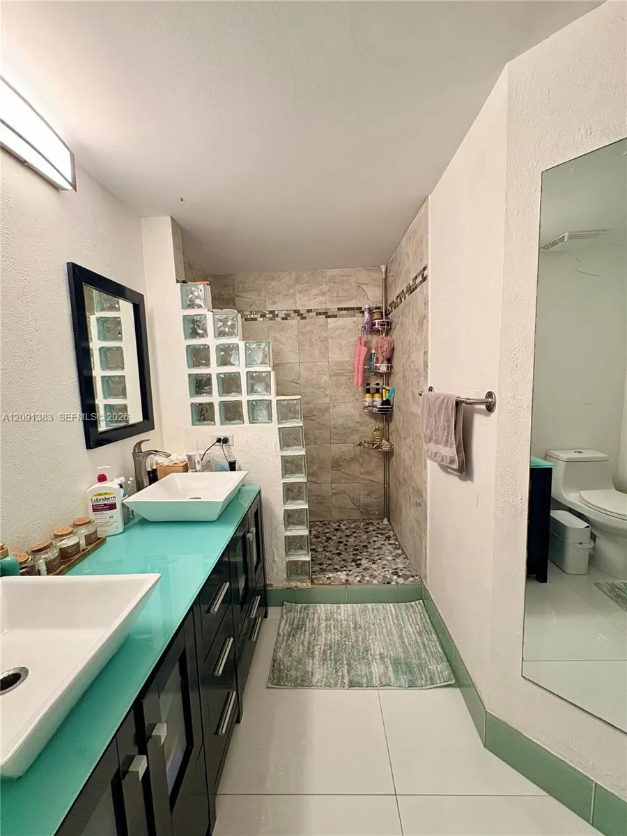 17150 Bay Rd #2121 Sunny Isles Beach, FL 33160