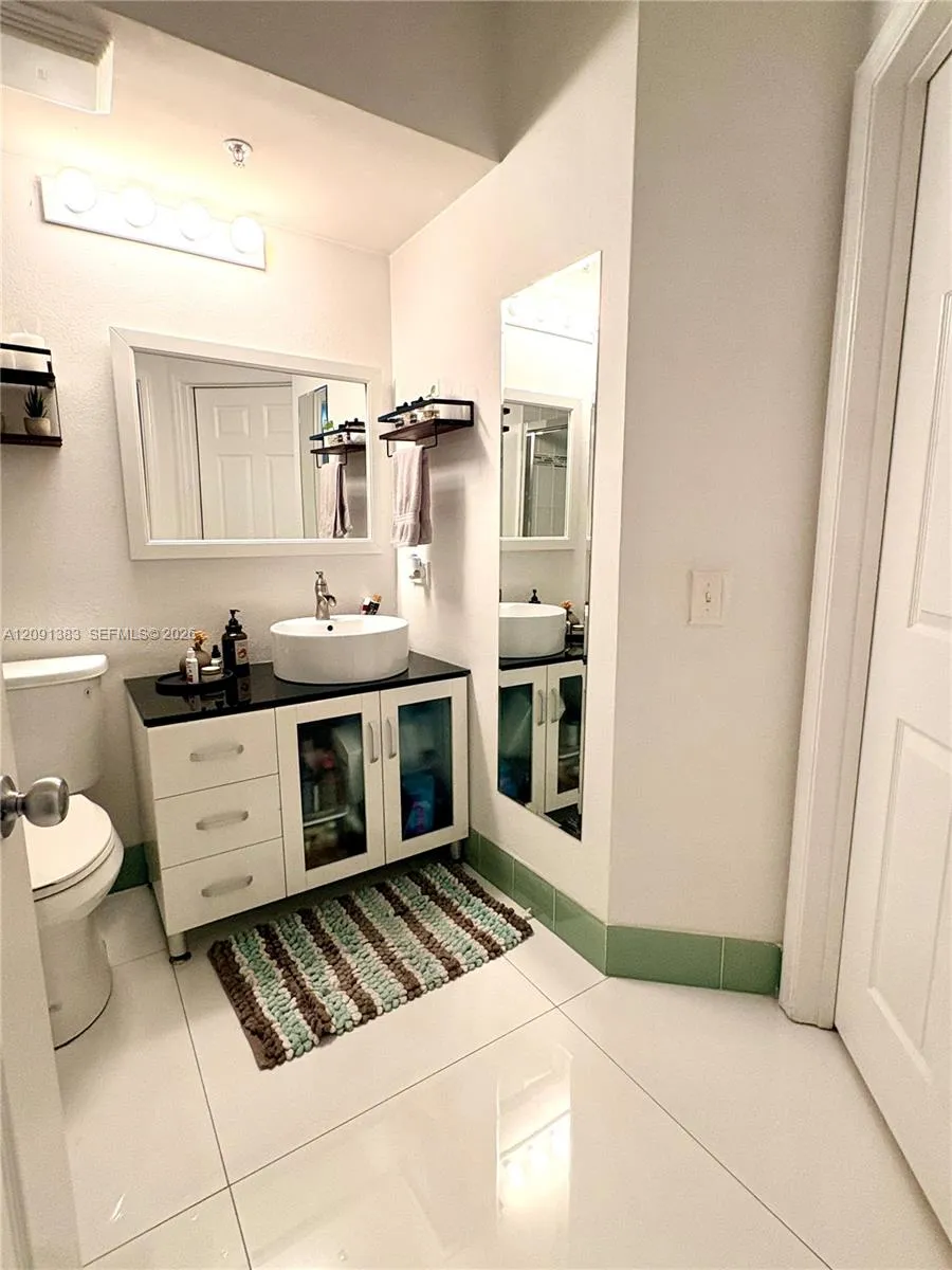 17150 Bay Rd #2121 Sunny Isles Beach, FL 33160