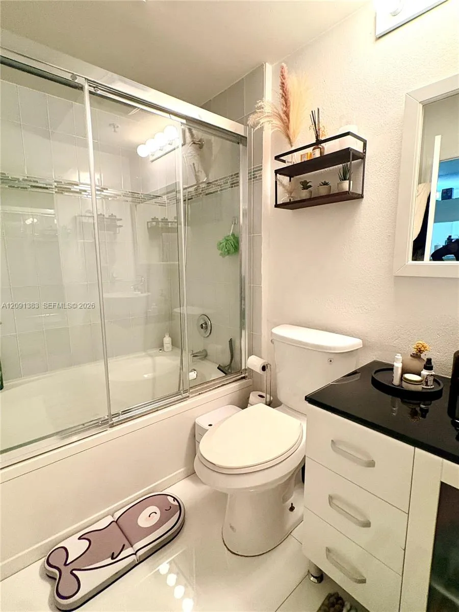 17150 Bay Rd #2121 Sunny Isles Beach, FL 33160
