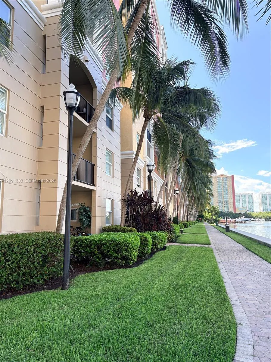 17150 Bay Rd #2121 Sunny Isles Beach, FL 33160