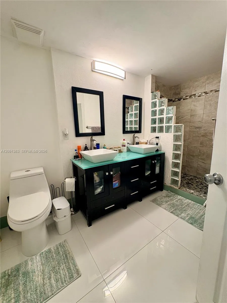 17150 Bay Rd #2121 Sunny Isles Beach, FL 33160