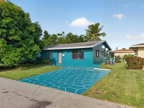 6102 NW 69th Avenue