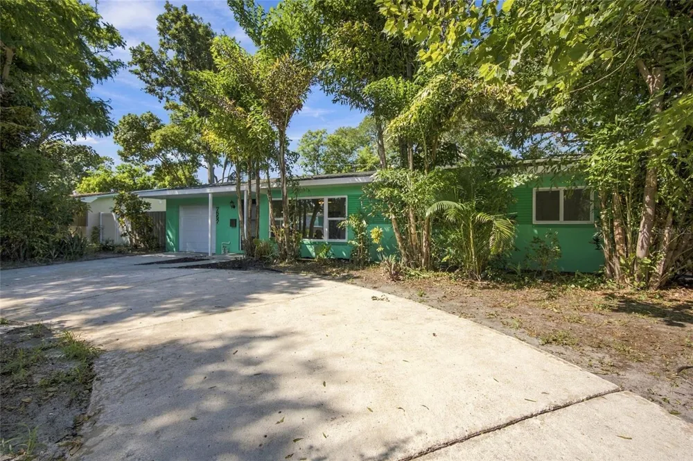 7557 18TH AVENUE St Petersburg, FL 33710