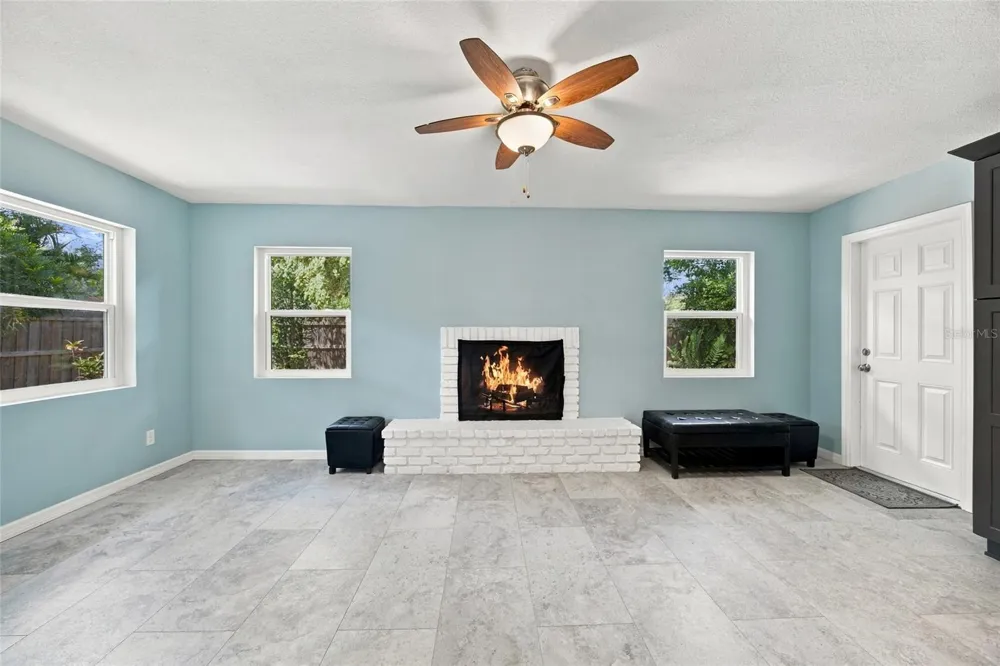 7557 18TH AVENUE St Petersburg, FL 33710